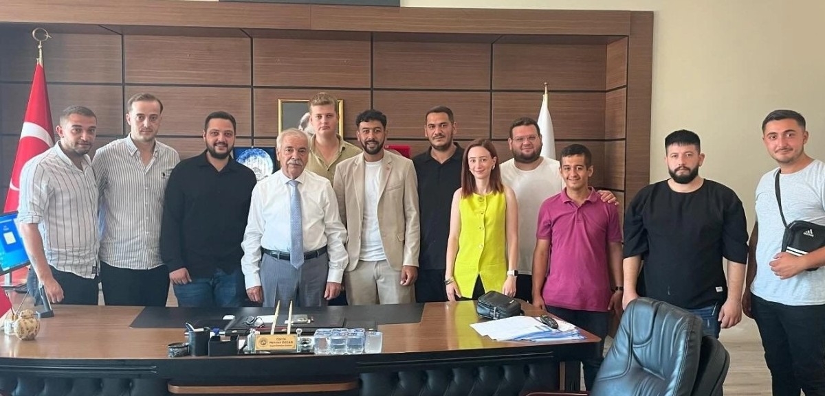 CHP Gençlik Kolları Görev Bölümü Yaptı ve Özcan’ı Ziyaret Etti