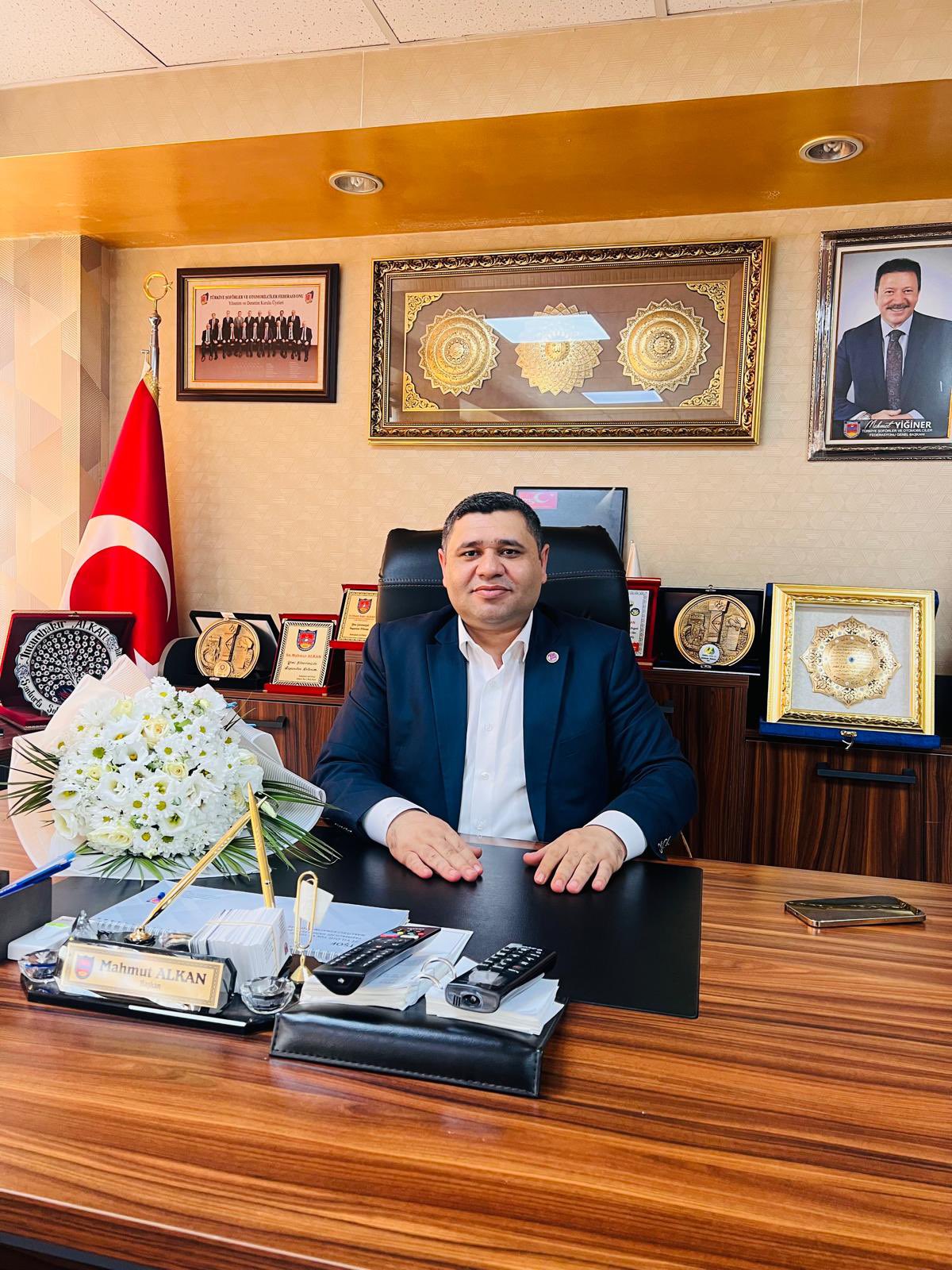 BAŞKAN ALKAN'DAN URFA'NIN YOL ERBABINA: 'BU BAYRAM DA YOLLAR BİZİM, GÖNÜLLER SİZİN OLSUN!'