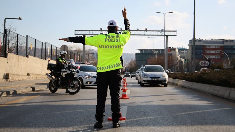 Trafik cezaları sil baştan: Yerlikaya, 2026'da yürürlüğe girecek yeni tavan cezaları açıkladı