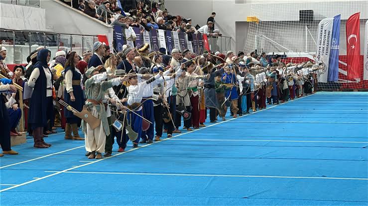 Geleneksel Türk Okçuluğu Türkiye Şampiyonası Kütahya’da başladı