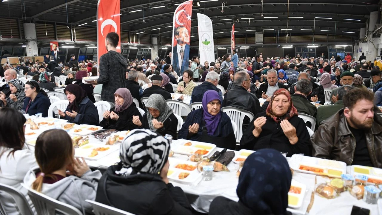 Osmangazi’de ramazan coşkusu meydanlara taşıyor
