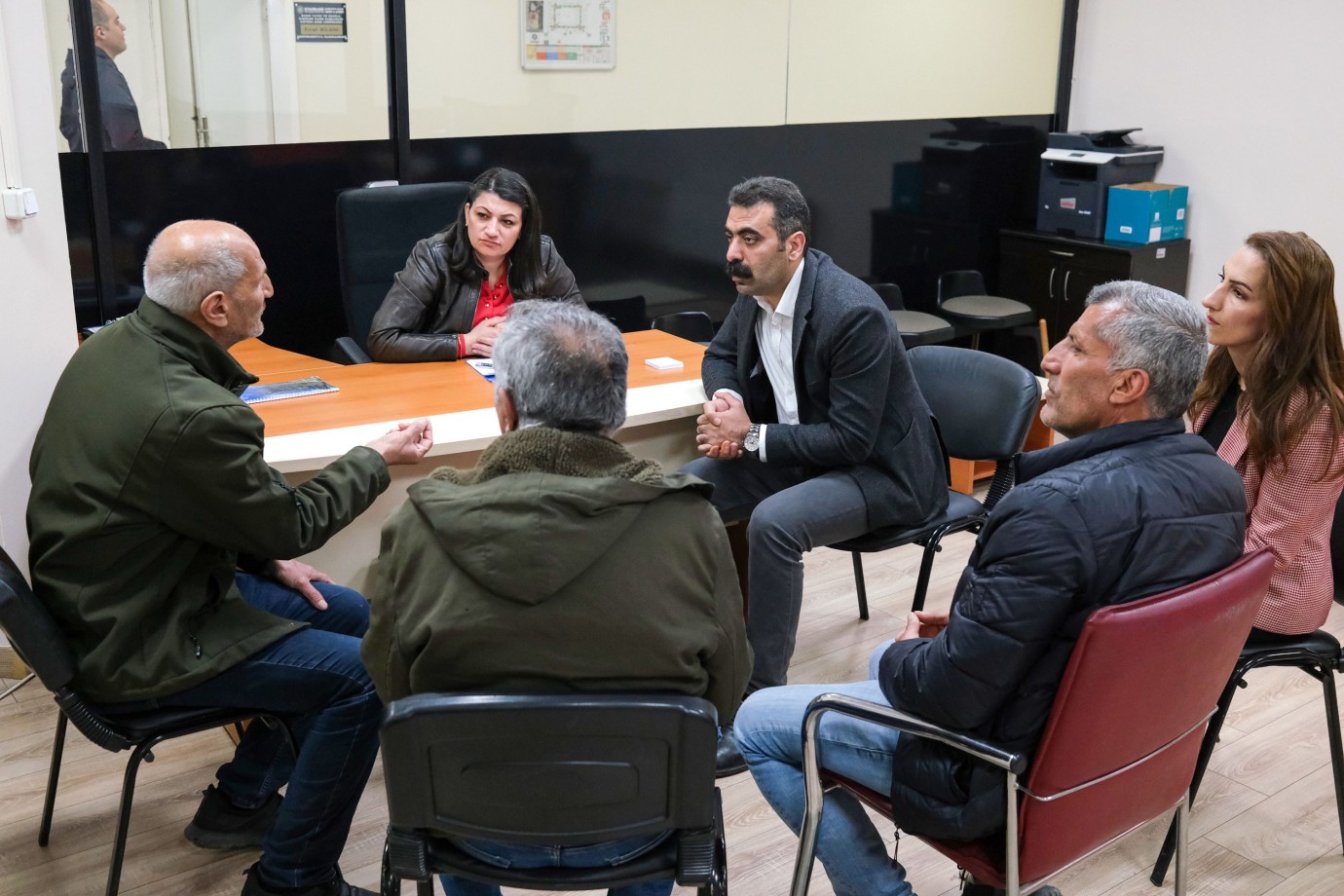 Eşbaşkanlar Yerinde Çözüm’de yurttaşları karşıladı, taleplerini dinledi