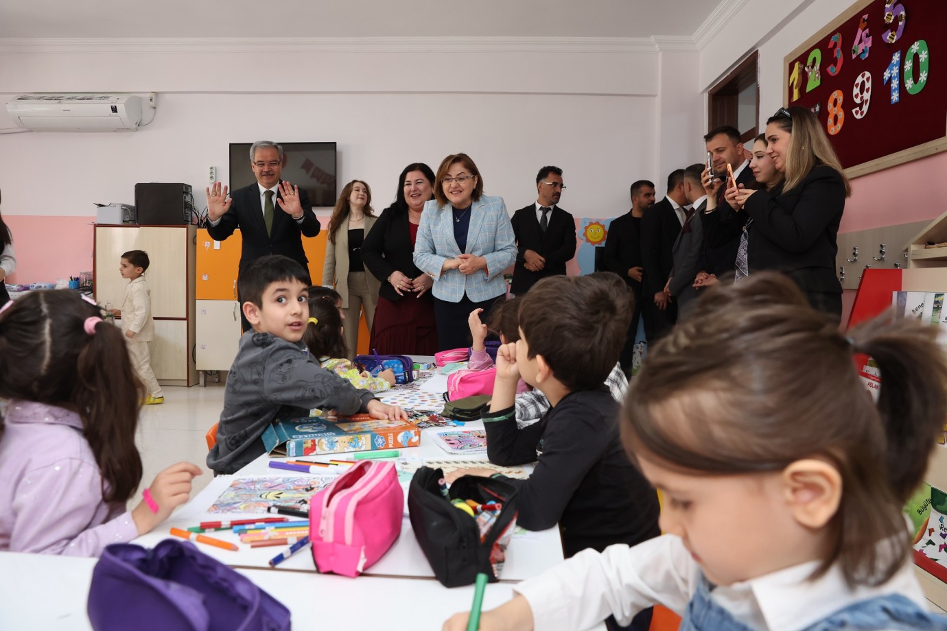 BAŞKAN ŞAHİN, “ŞEHRİM OKULUM” PROJESİ KAPSAMINDA VELİLERLE BULUŞTU