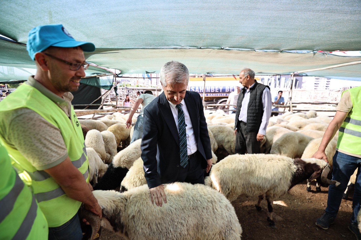 BAŞKAN TAHMAZOĞLU’NDAN VATANDAŞIN YÜZÜNÜ GÜLDÜREN AÇIKLAMA