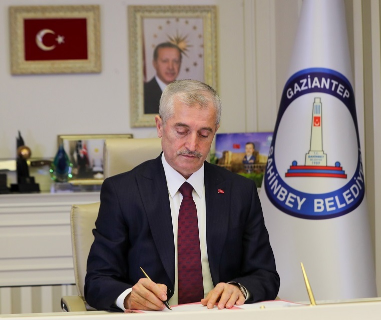 BAŞKAN TAHMAZOĞLU 1 MAYIS EMEK VE DAYANIŞMA GÜNÜNÜ KUTLADI