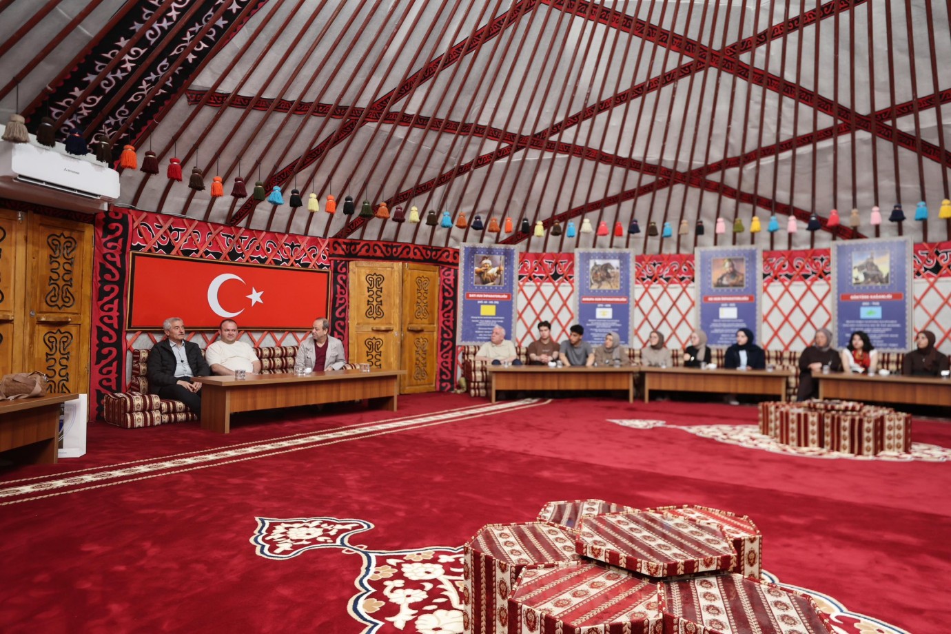 BAŞKAN TAHMAZOĞLU ANKARA ÜNİVERSİTESİ ÖĞRENCİLERİ İLE BİRARAYA GELDİ