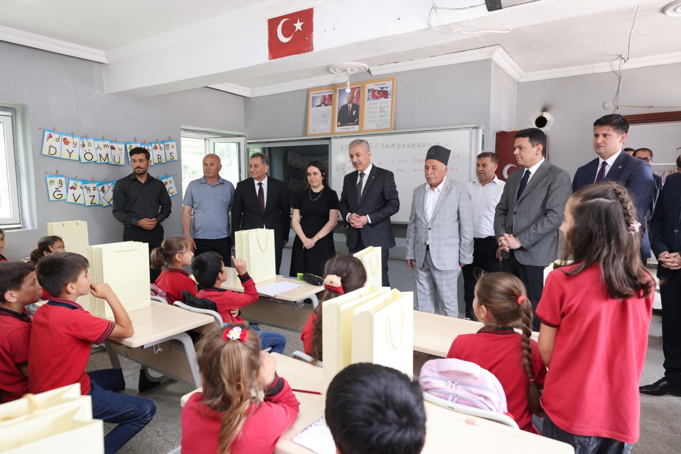 Mardin Valisi Akkoyun Kızıltepe'de ziyaretlerde bulundu