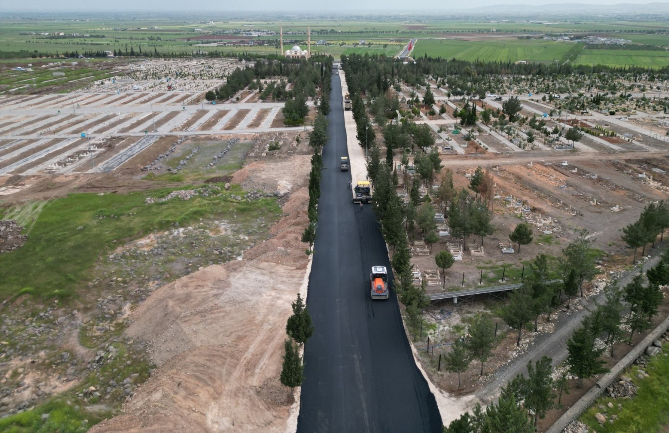 YENİ ASRİ AİLE MEZARLIĞI’NDA ULAŞIM KONFORU ARTIRILDI