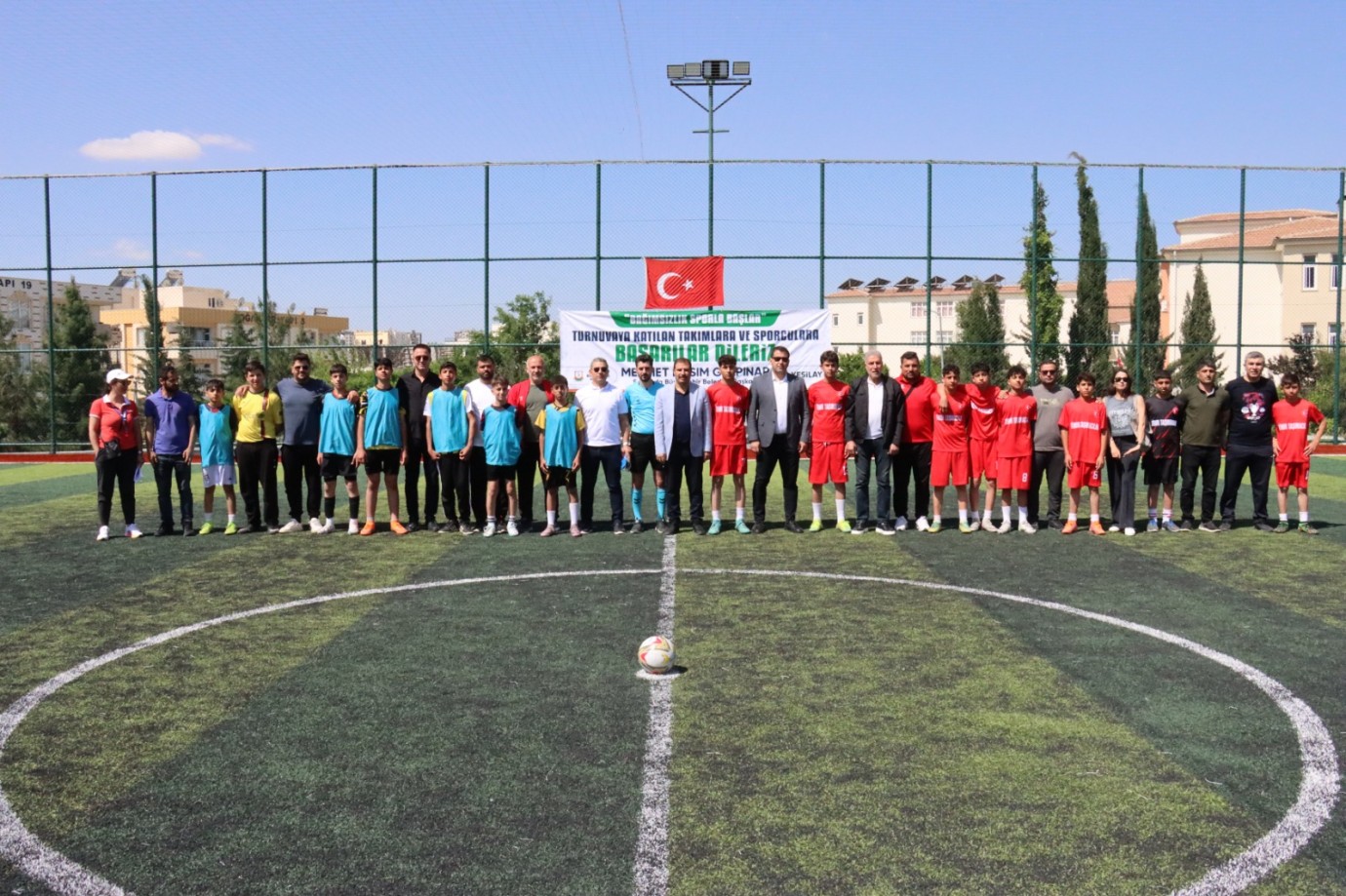 BÜYÜKŞEHİR’DEN OKULLARARASI FUTBOL TURNUVASI 