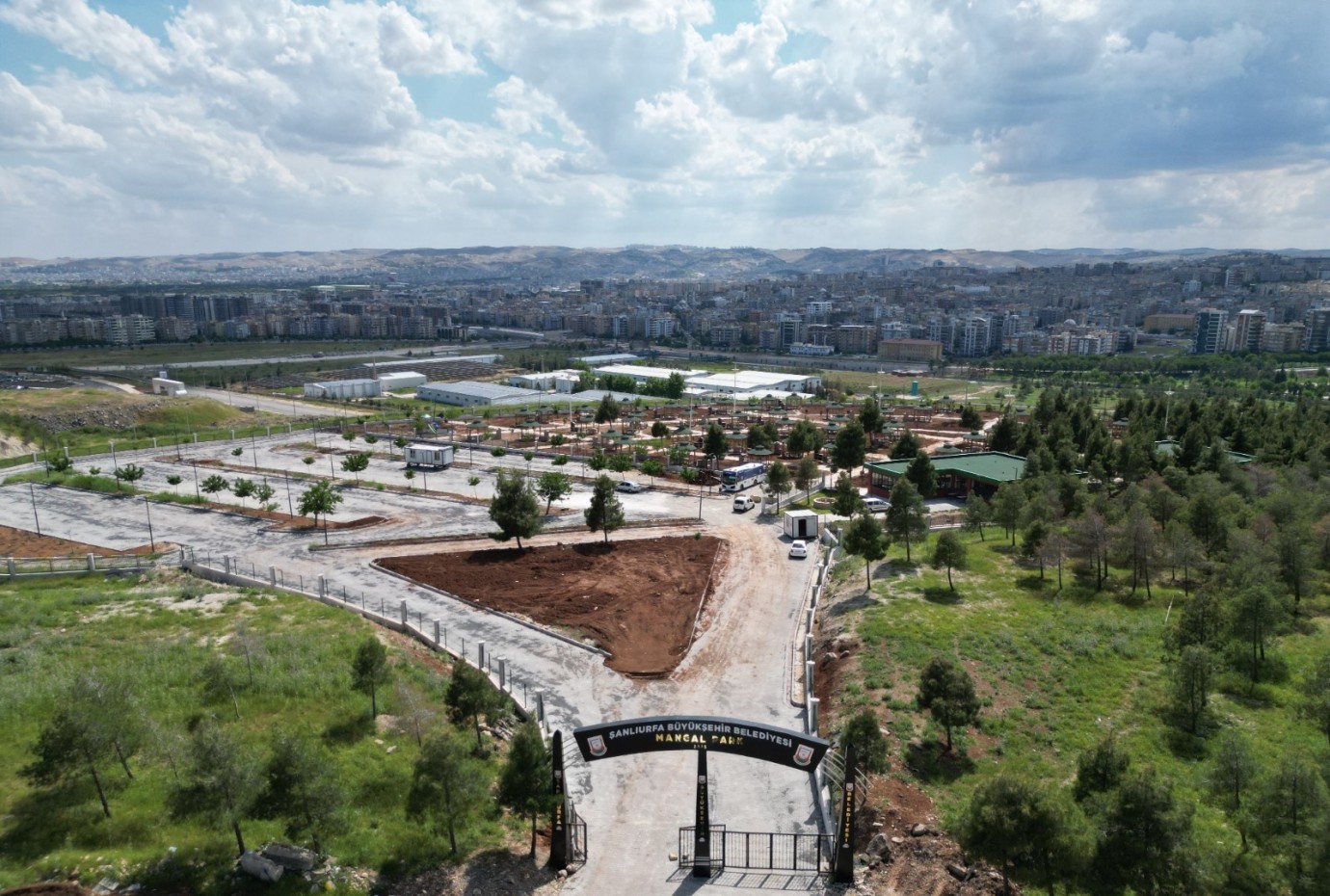 MANGAL PARK SOSYAL TESİSİ HİZMETE AÇILDI