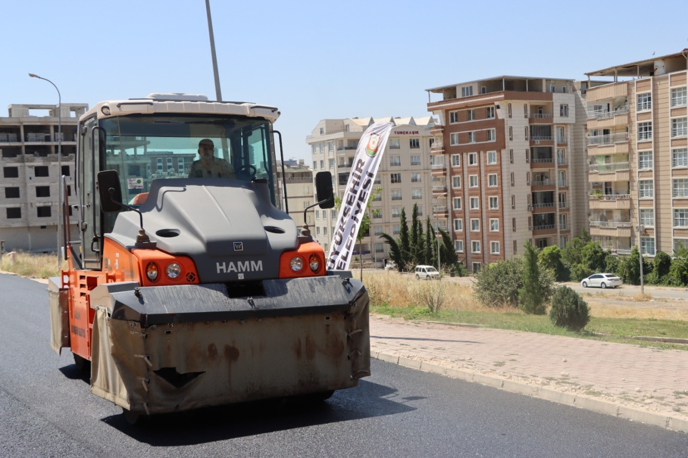 BÜYÜKŞEHİR’DEN AKBAYIR MAHALLESİ’NE KONFORLU ULAŞIM ATAĞI