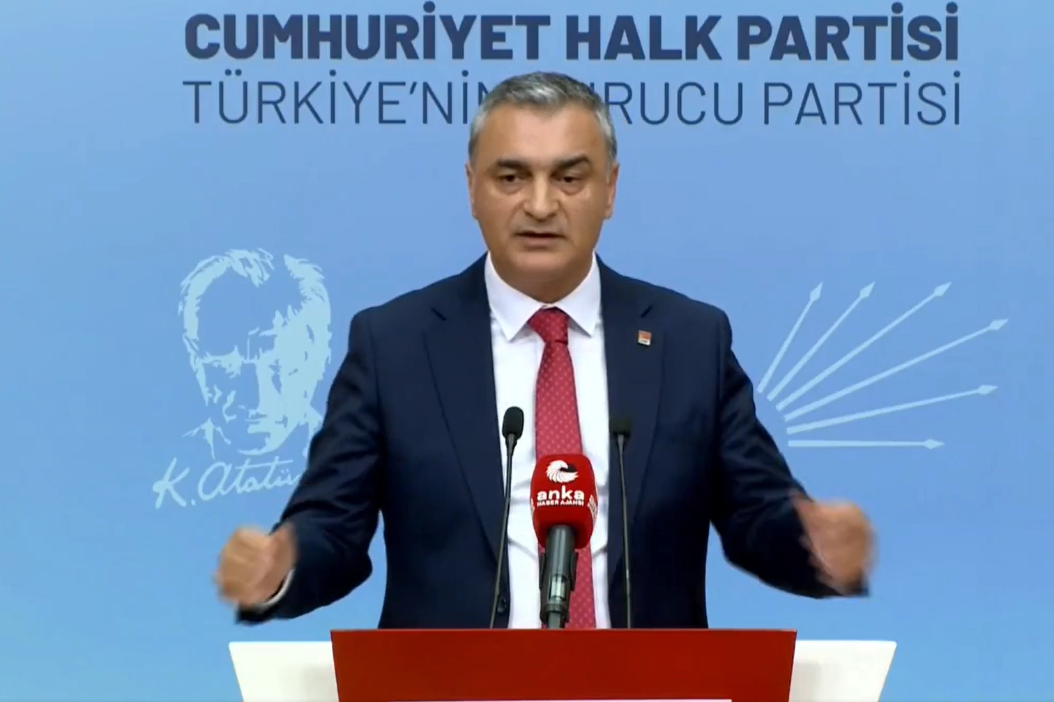 CHP'li Murat Emir: Terörün kalıcı olarak bitmesini sağlayacak her süreç vicdana uygun olmalı