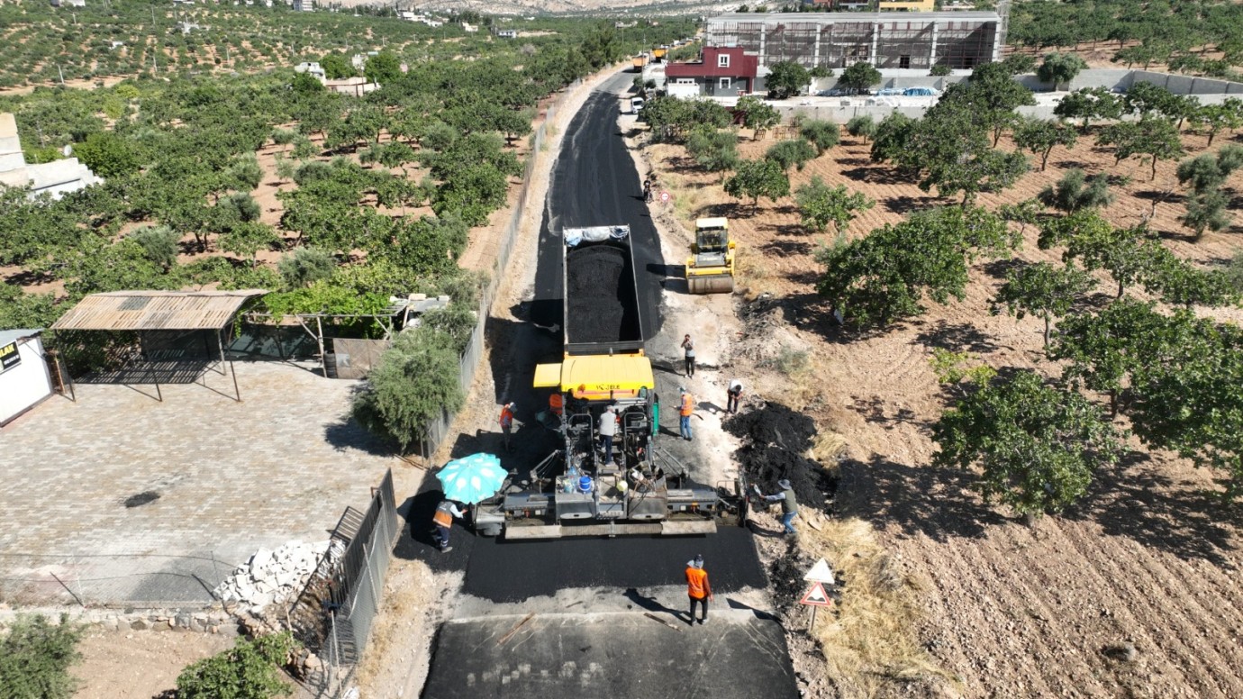 BÜYÜKŞEHİR, AÇIKSU CADDESİ’NDE YOL KALİTESİNİ YÜKSELTTİ