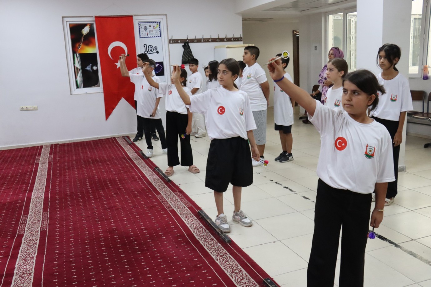 ÇOCUKLARIN YAZ TATİLİ GENÇLİK MERKEZLERİNDE RENKLENİYOR
