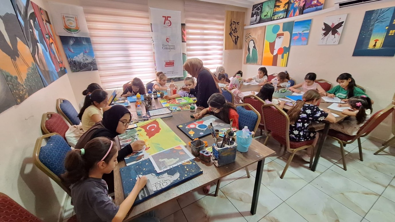 BÜYÜKŞEHİR, BİNLERCE GENCİ GENÇLİK MERKEZLERİNDE BULUŞTURUYOR