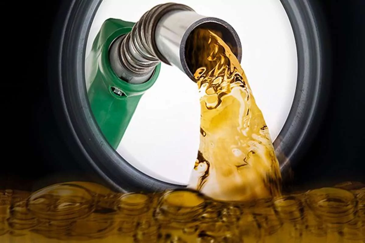 Benzine İki İndirim Üst Üste Geldi: Toplam Düşüş 7,60 TL’ye Ulaştı