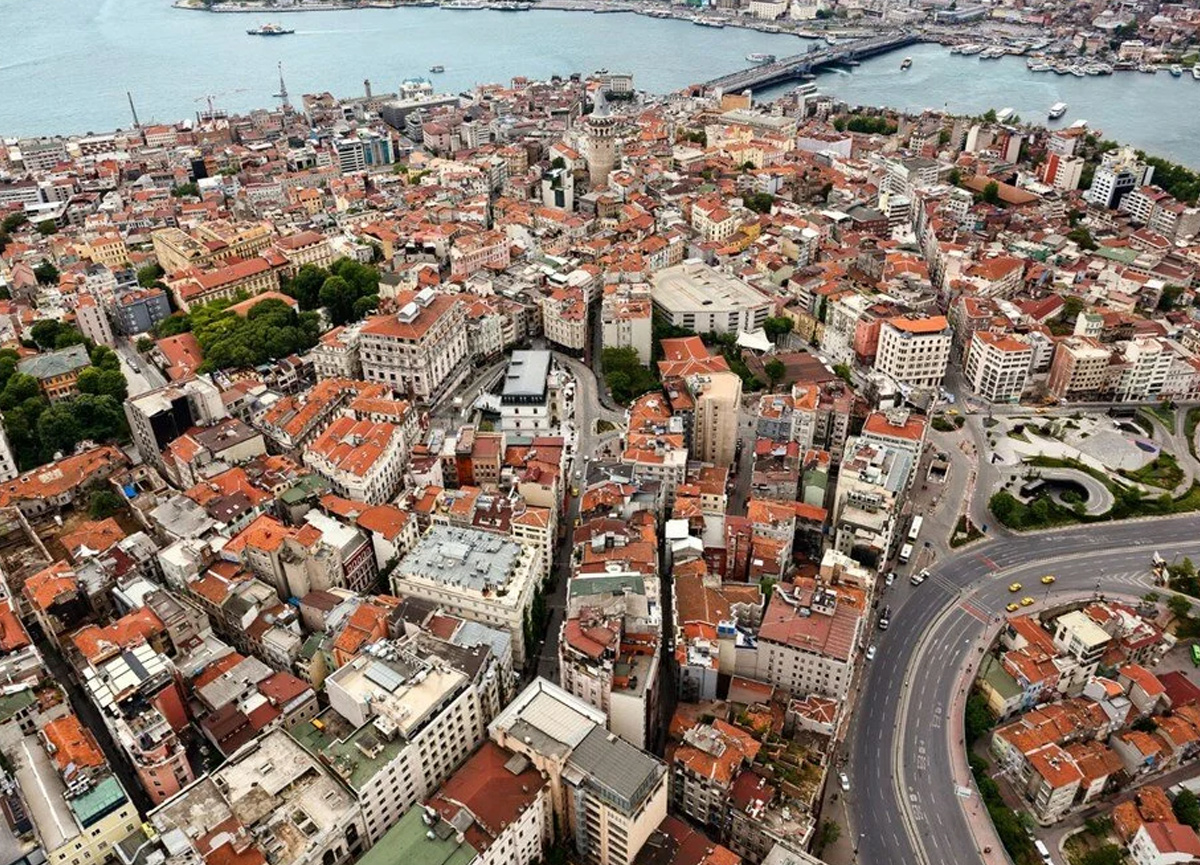 İstanbul'daki riskli binalarda korku dolu yaşam: Artan kiralar 'tabut' evlere mahkum etti