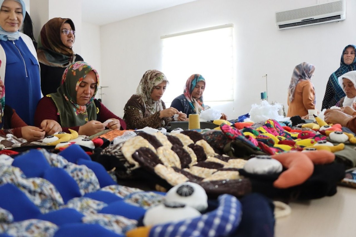 Geri dönüşümden üretilen çantalar Fransa'ya ihraç edildi