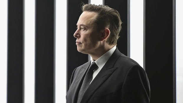 Musk, Twitter'da son imza için tarih verdi