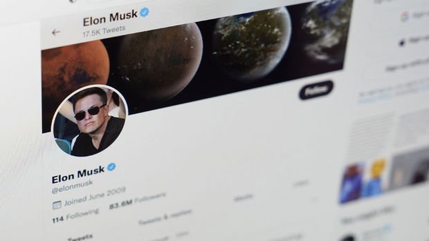 Musk, Tesla hissesi satmaya devam ediyor
