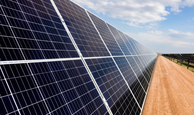 Viranşehir'de 352 bin 112 adet yerli güneş paneli kullanılacak