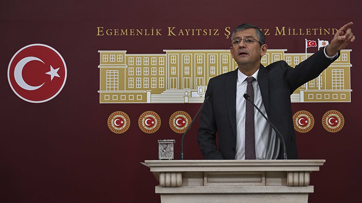 Özel, Soylu hakkındaki dosyaları açıkladı.
