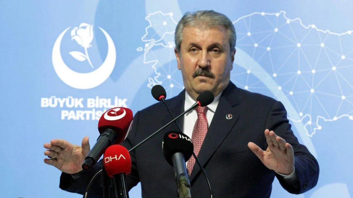 Mustafa Destici'den tepki:Kızılay Başkanı Kınık'ı istifaya çağırdı 