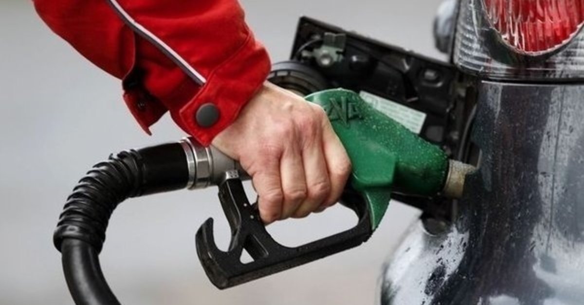 Pazartesi gece yarısından itibaren benzine zam geliyor!