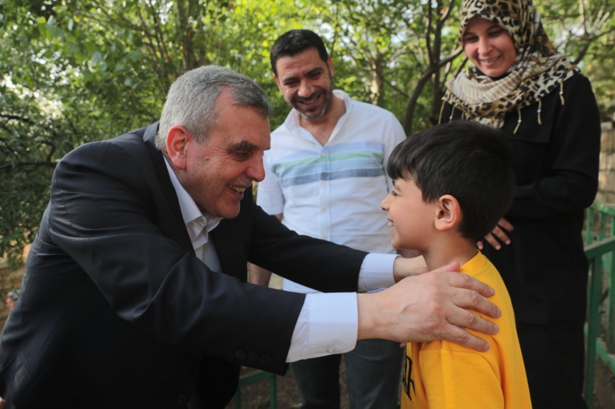 BAŞKAN BEYAZGÜL, “BU BAYRAM PAYLAŞMANIN HUZUR İKLİMİNİ YAŞAYALIM”