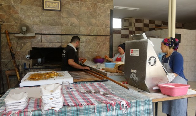 50 Derece sıcaklıkta vatandaşa hizmet ediyorlar