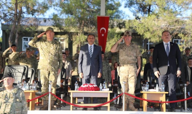 20. Zırhlı Tugay Komutanlığında devir teslim töreni