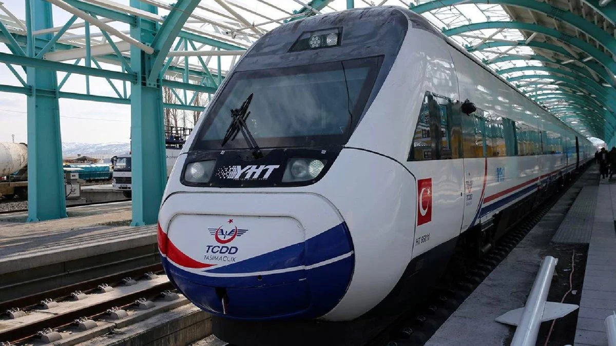 Ankara-İzmir Yüksek Hızlı Tren Hattı'nın açılış tarihi değişti