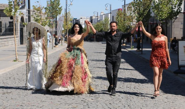 Urfa biberi Diyarbakır'da defileye çıktı