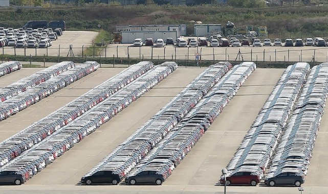 Türkiye'ye milyar dolarlık ticari araç-kamyon ihraç edildi
