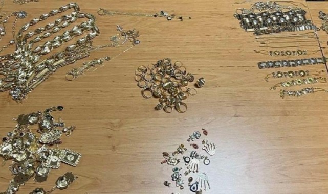 Sınırda kilolarca kaçak altın yakalandı