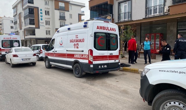 Yaralı taşıyan ambulans ile minibüs çarpıştı: 1 yaralı