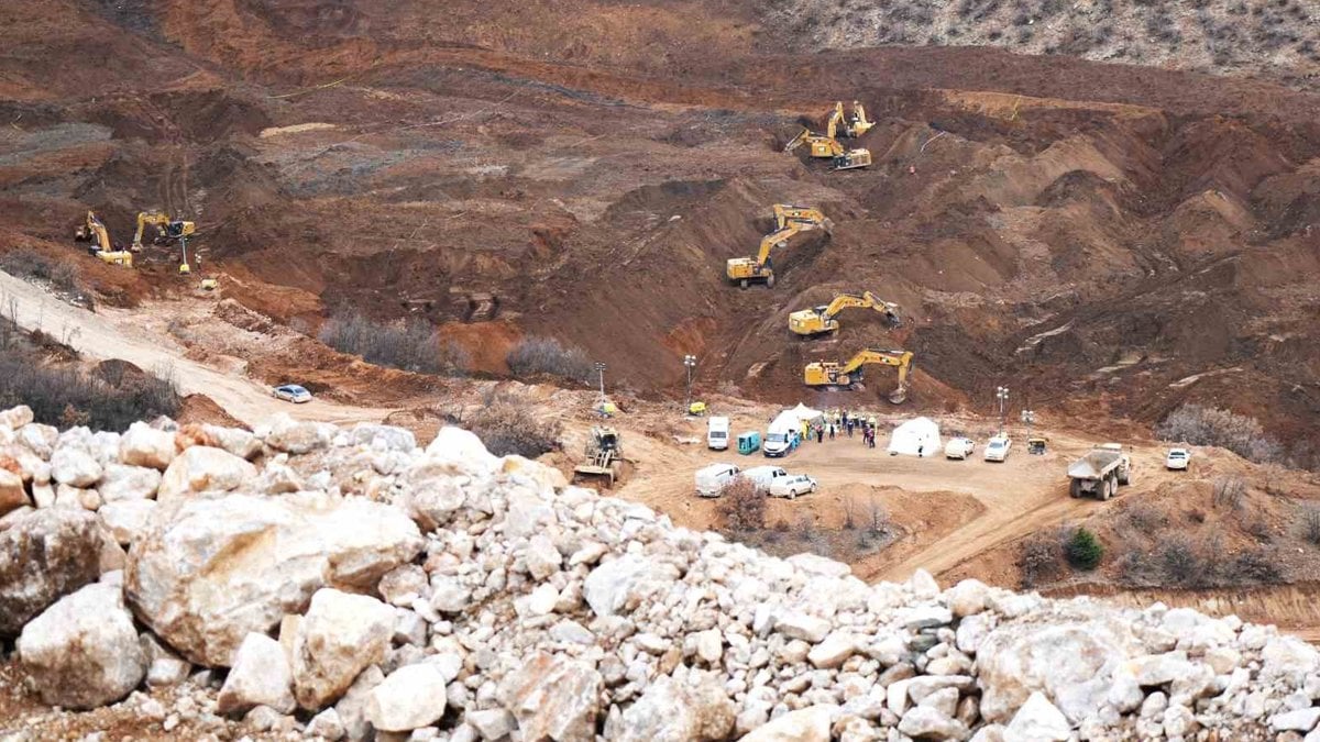 Maden faciasının 7. günü: Kaybolan işçiler aranıyor...