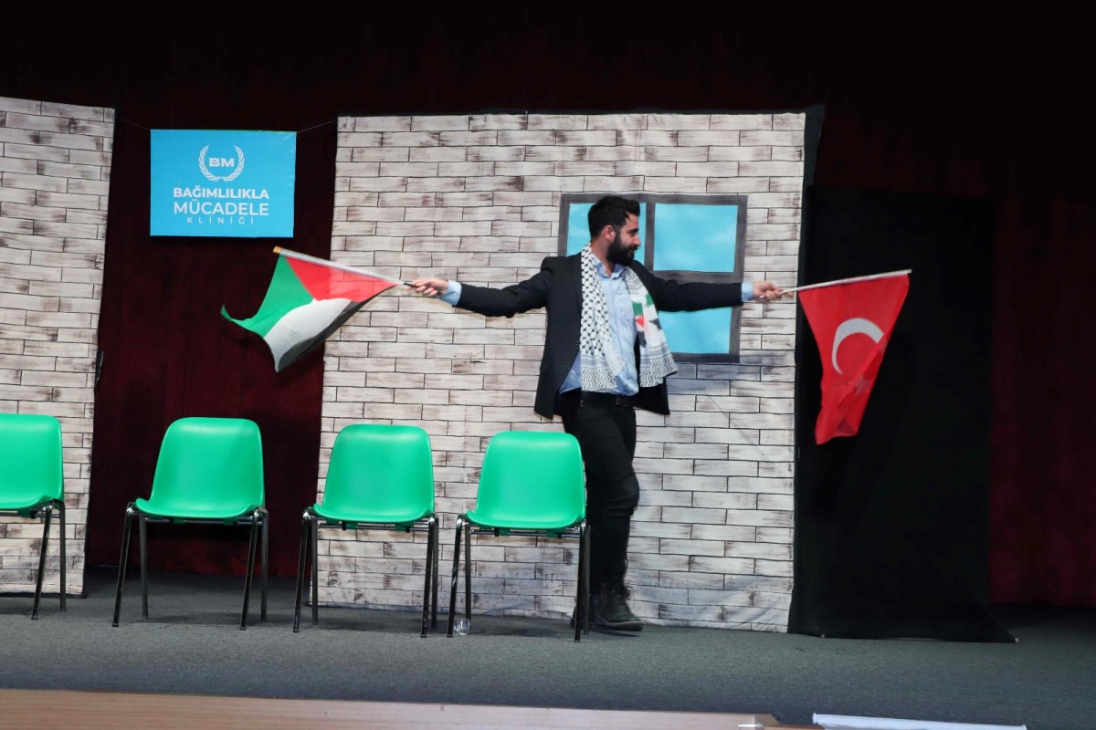 KARAKÖPRÜ’DE BOYKOTUN ÖNEMİNİ ANLATAN TİYATRO OYUNU SAHNELENDİ...