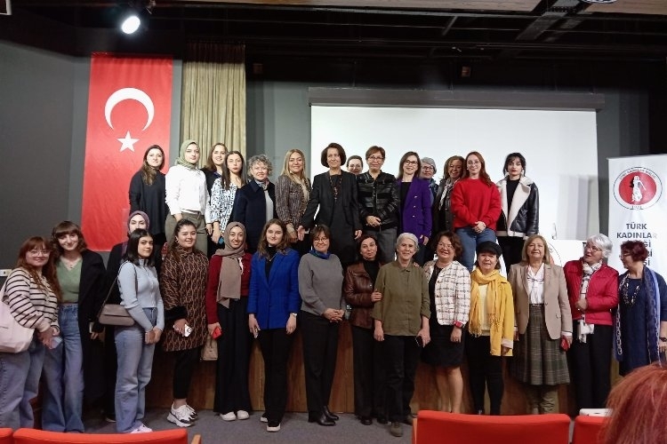 Kayseri'de Türk Kadınlar Birliği'nin 100. Yılı Coşkuyla Kutlandı