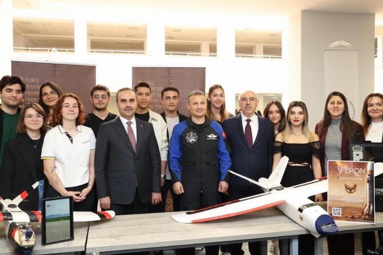 Bakan Kacır ve İlk Türk Astronot Gezeravcı Dokuz Eylül Üniversitesi'nde Buluştu