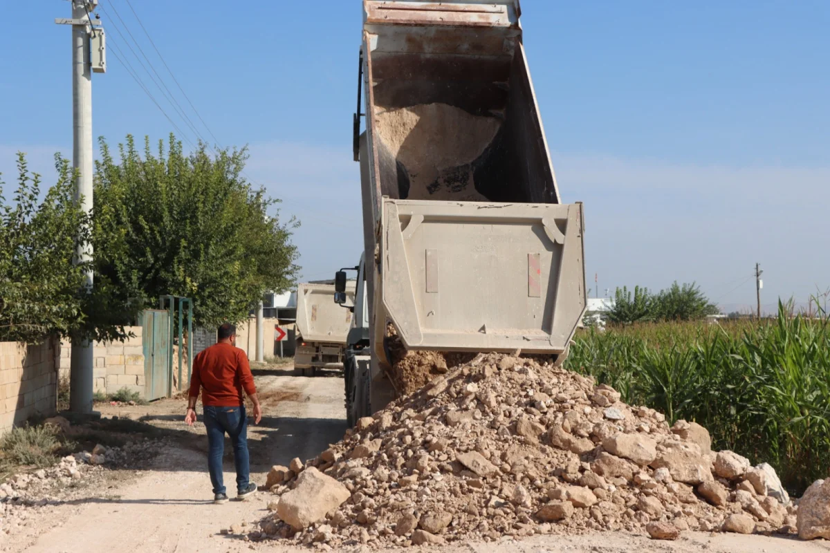 HARRAN’DA 10 KİLOMETRELİK GRUP YOLUNDA YOĞUN MESAİ