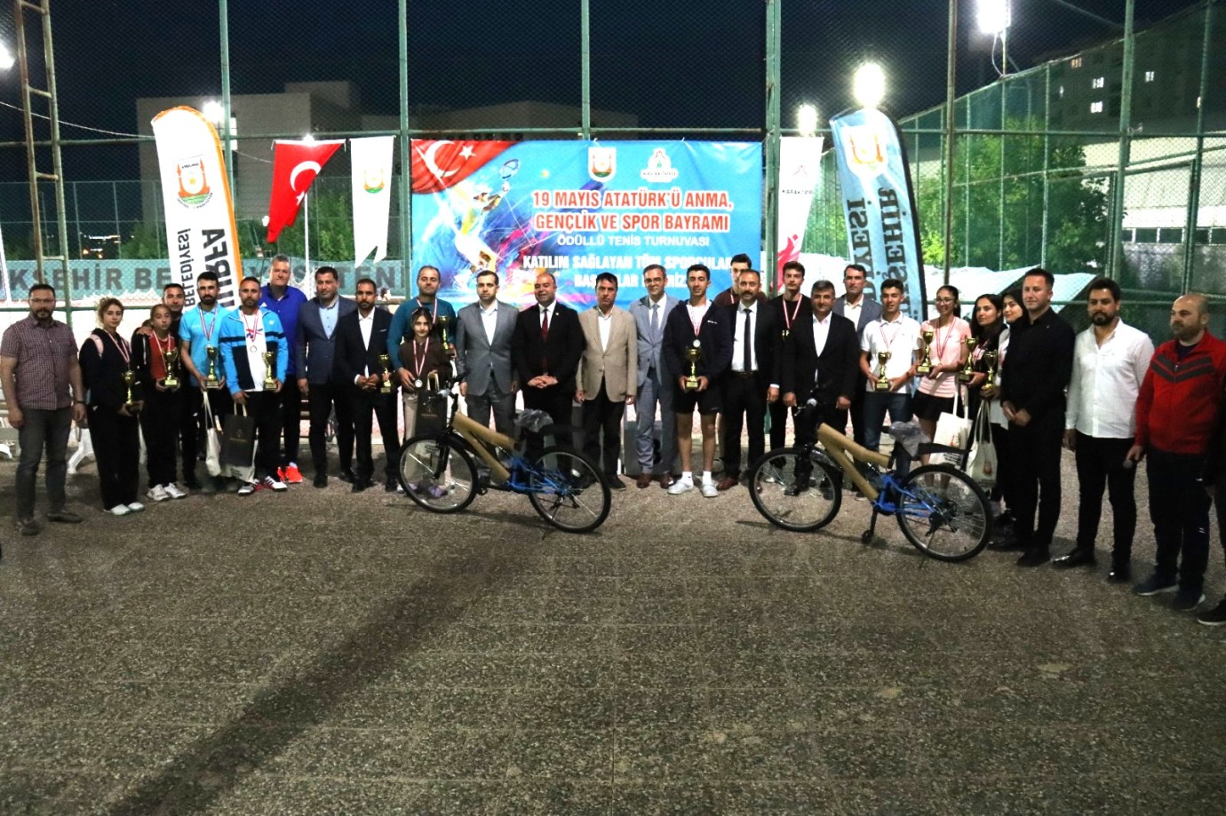 ŞANLIURFA’DA 19 MAYIS TENİS TURNUVASI COŞKUYLA TAMAMLANDI
