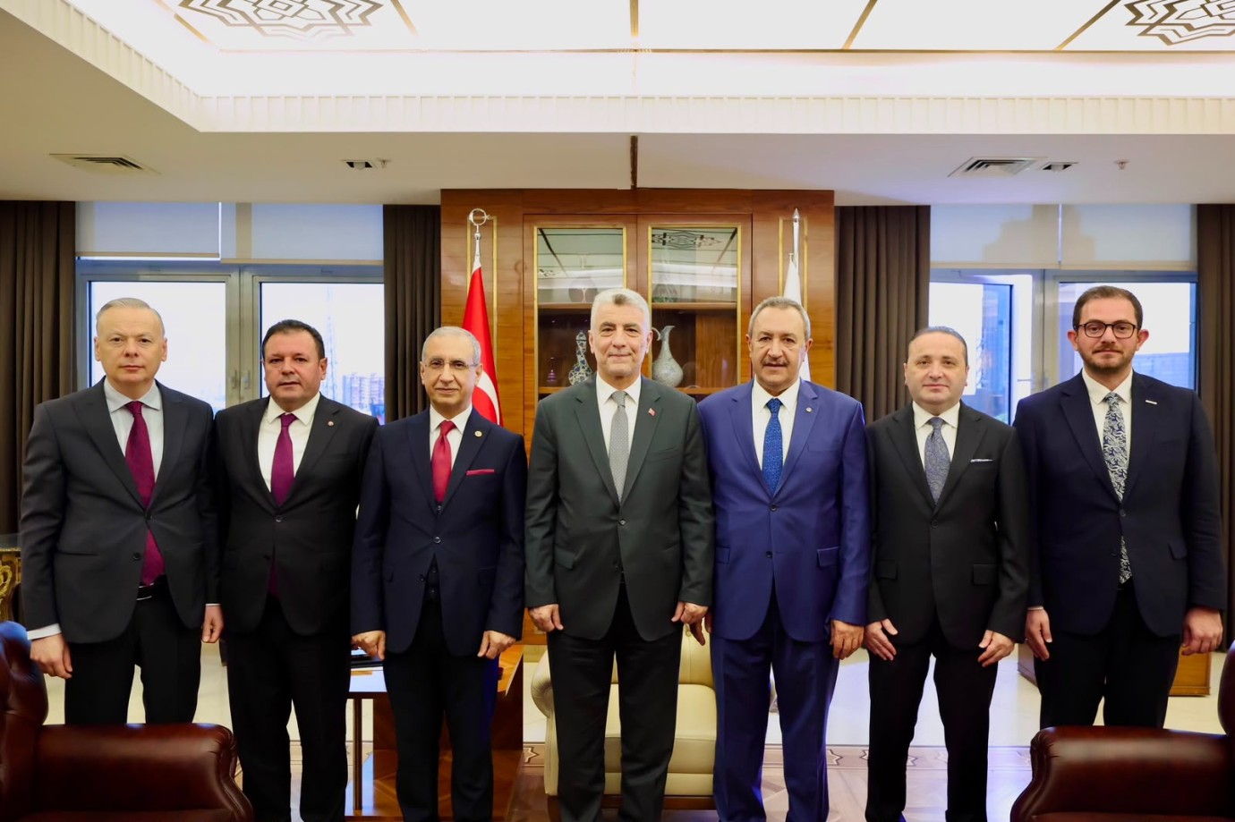 ŞANLIURFA HEYETİNDEN TİCARET BAKANI ÖMER BOLAT’A ZİYARET