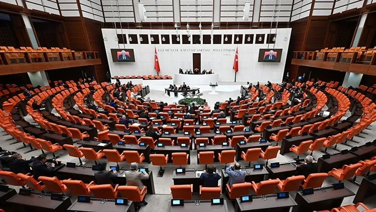 TBMM'de yeni dönem yoğun gündemle başlıyor... 